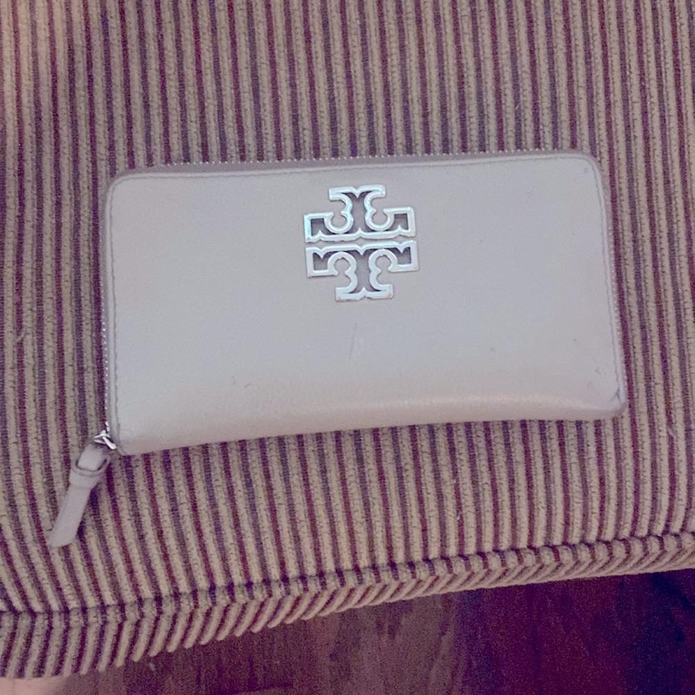 Tory Burch wallet